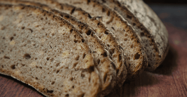 Vollkornbauernbrot mit Sauerteig
