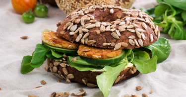 Laugenbagels mit Tempeh
