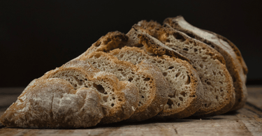 Sauerteigmischbrot mit Dinkelmehl und Buttermilch