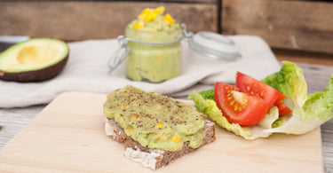 Poppiger Mais-Avocado-Aufstrich